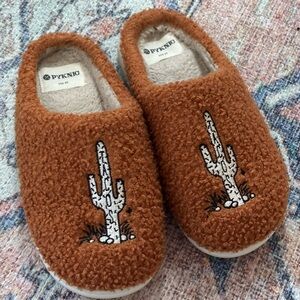 Women’s Brown Fuzzy Cactus Slip-On Slippers